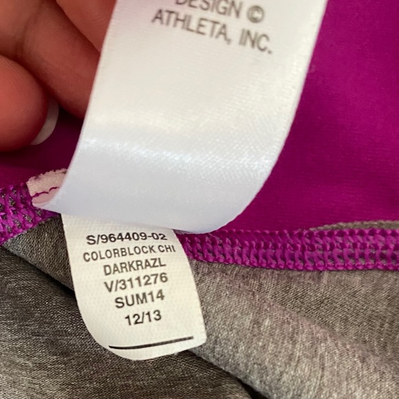 EUC Athleta Colorblock Chi Tank dark razzle - Picture 6 of 11